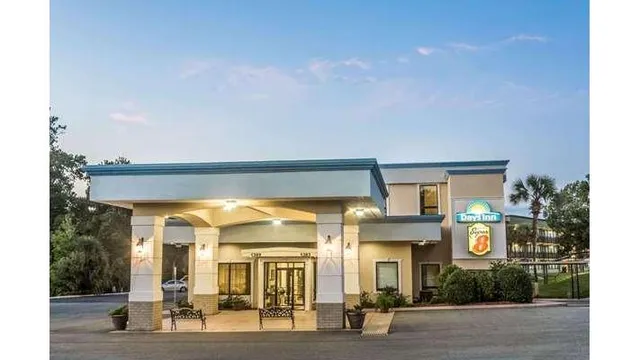 Super 8 by Wyndham Valdosta Mall