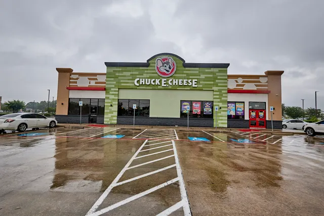 Chuck E. Cheese