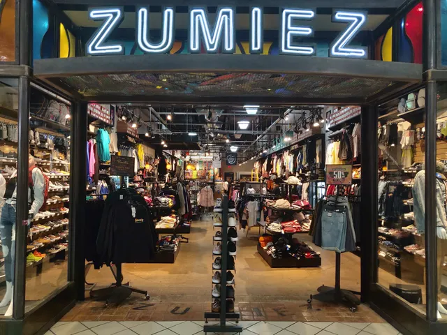 Zumiez
