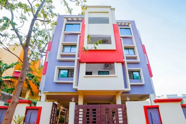 OYO 30200 Spacious Studio Near CET College
