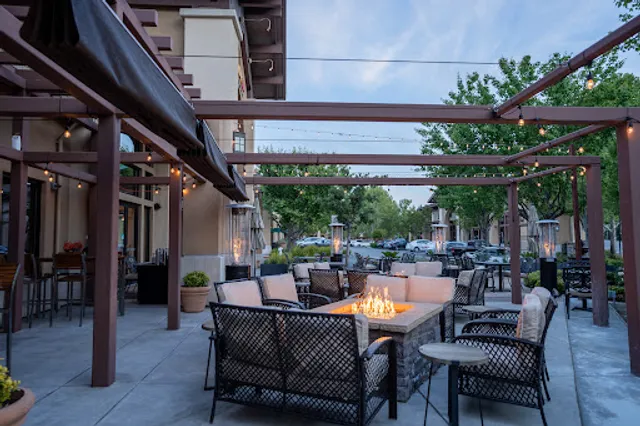 The Yellow Chilli By Master Chef Sanjeev Kapoor