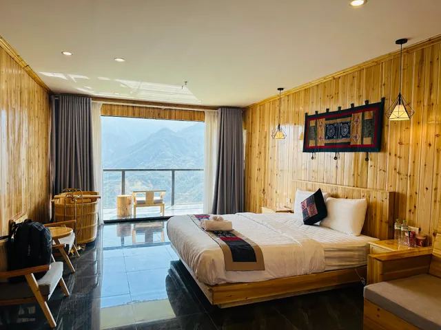 Lá Đỏ 2 Homestay & Coffee