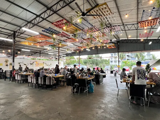 Cabai Kering Steamboat & Grill Restaurant