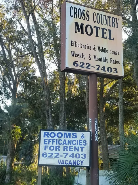 Cross Country Motor Lodge