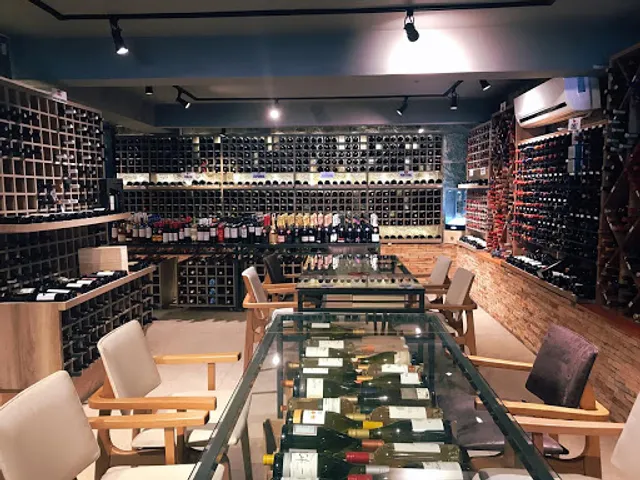 Restaurante Varandas | Restaurantes | Champanhe | Queijo Brie | Adega de Vinho | Vinícola |