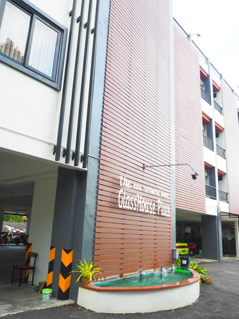 The Glasshouse Place