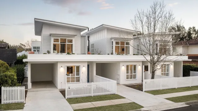 Rubus Residences Berry by Linnaeus Collection