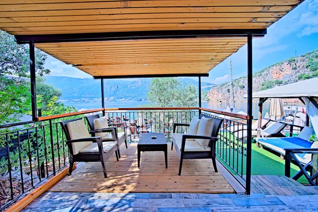 Nuri's Beach Bungalow