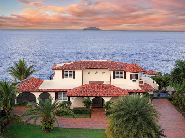 Crash Boat Villa By The Sea