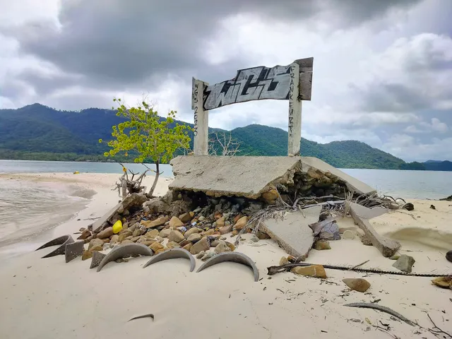 White sand beach Of Parama Koh Chang Resort