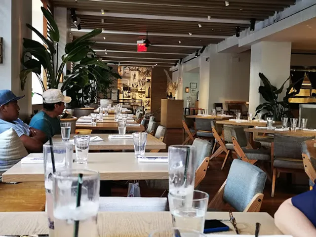 Tommy Bahama Restaurant & Bar