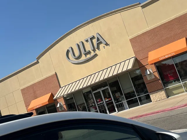 Painted Tree Boutiques - Round Rock