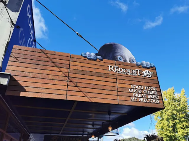 Redoubt Bar & Eatery