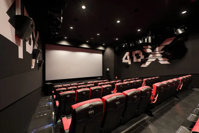 Komaki Corona cinema world