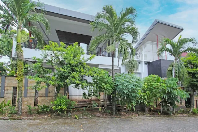 Super OYO Capital O 91665 D'prof Exclusive Guesthouse