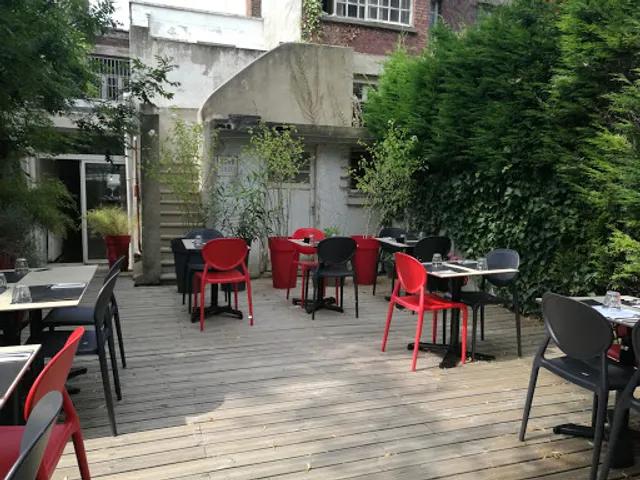 Un Dejeuner, Des Thes