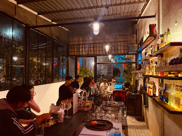 Tiệm Ba Khoang - Hidden Cocktail bar