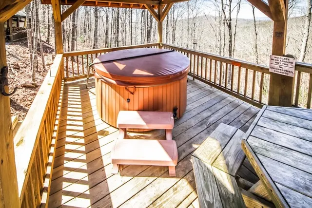 Bearadise City: Cabin