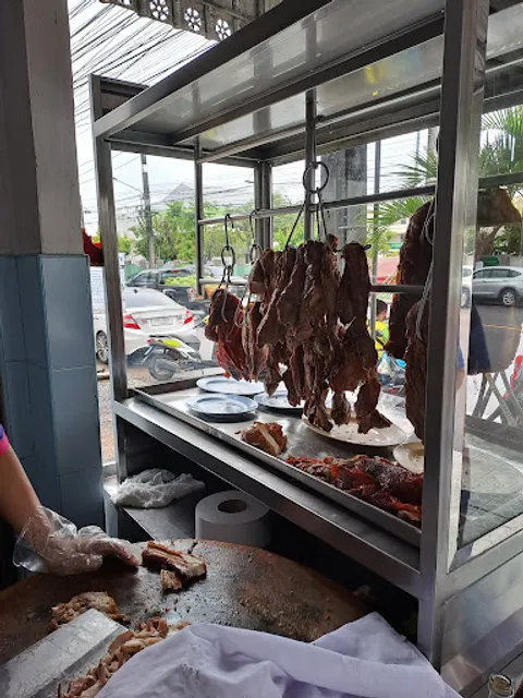 Chiraphet Restaurant吃燒肉+炖汤