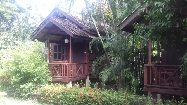 โรงแรม โลตัสวิลเลจ