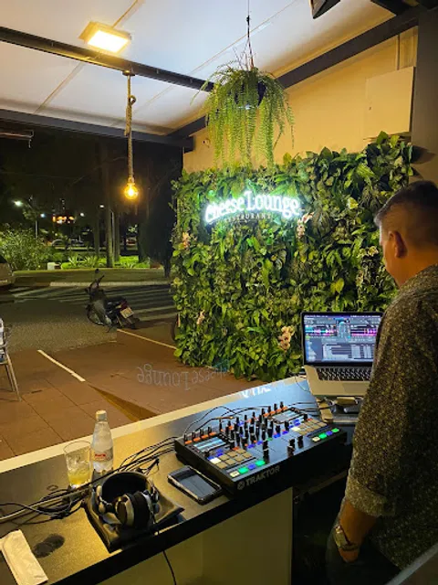 CheeseLounge Restaurant