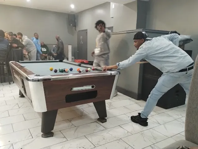 RIDGE CAPITOL LOUNGE