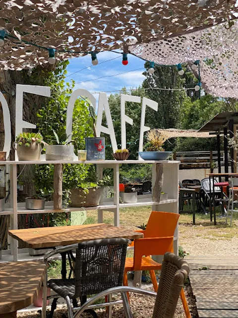 Canoë Cafe (Guinguette)