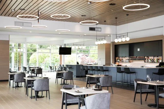 Table Nineteen Victoria