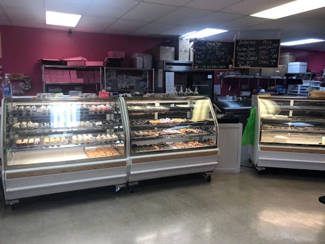 Yummies Bakery & Deli