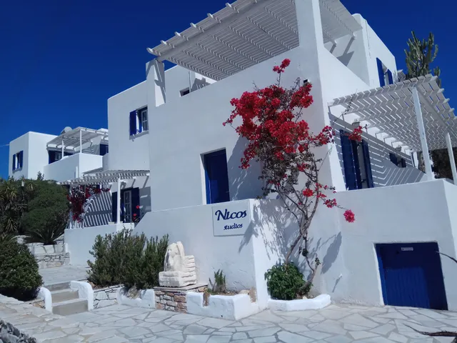 Nicos Studios and apartments