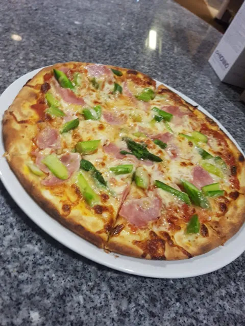 Heißhunger by Daniele Serra