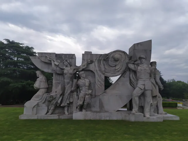 Longhua Martyrs' Cemetery