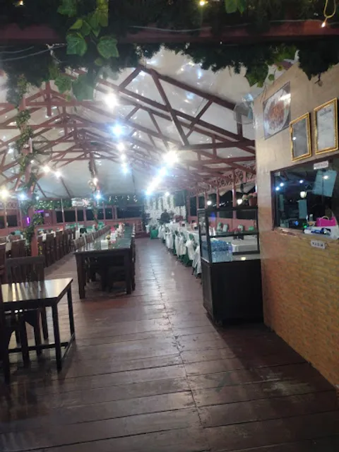 Lateri Beach Restaurant