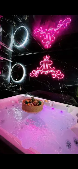 RR Jacuzzi