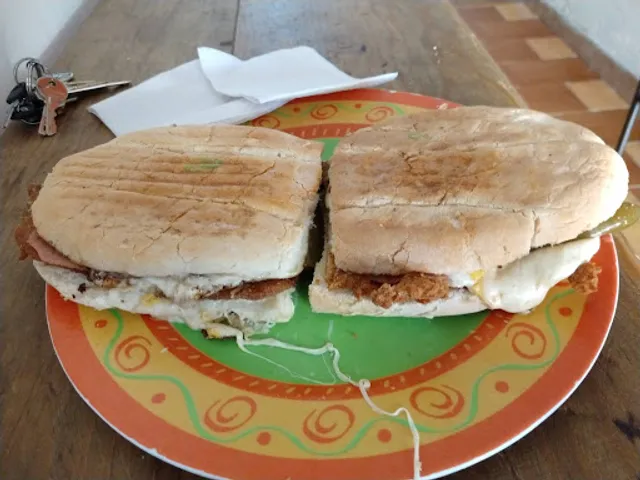 Tacos Tortas Yom Yom