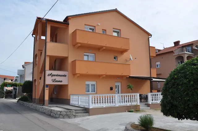 Apartments Leona