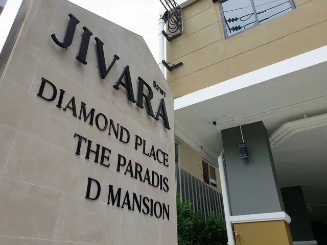 Diamond Place