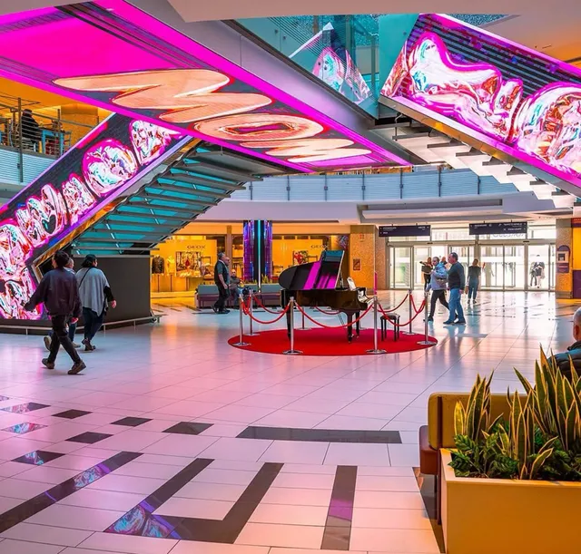 The Wow Side - Shopping Centre