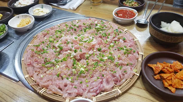 원동삼형제메기향어전문점