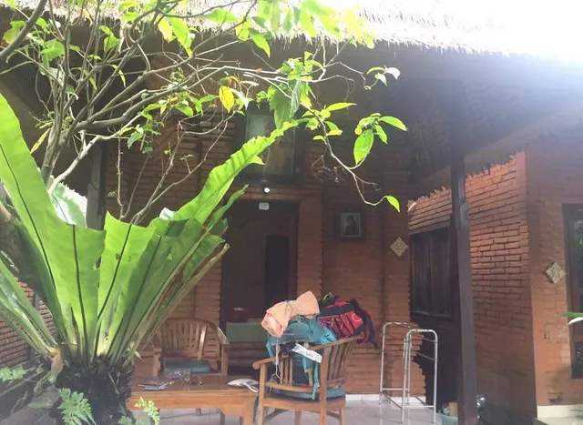 Nyoman Astana bungaloWs
