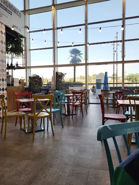 EL TINGLAO MERCADO GASTRONÓMICO