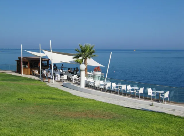 Stratos Art Deco House