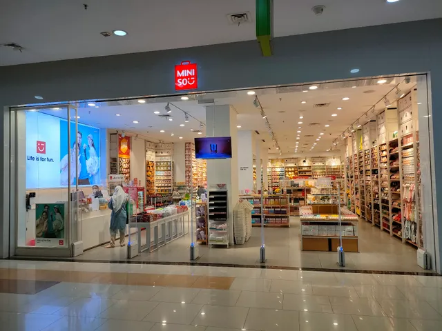 Green Pramuka Square Mall