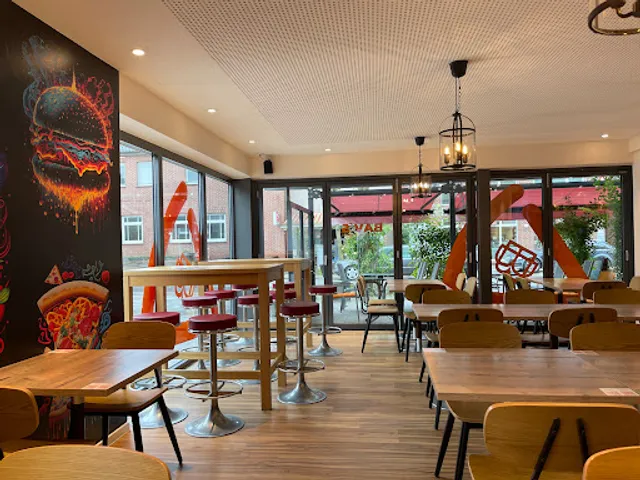 Bav's - Pizza meets Burger
