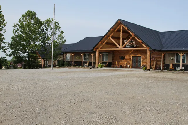East Fork Lodge & Ranch