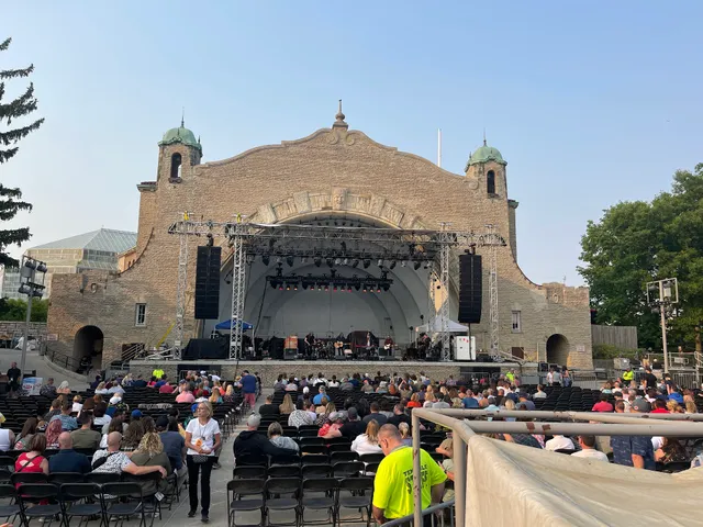 Toledo Zoo Amphitheater