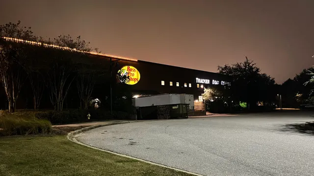 Bass Pro Shops/Cabela’s Boating Center