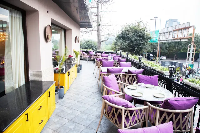 The Patiala Kkitchen - best restaurant in noida | Punjabi restaurant in noida | family restaurant in noida