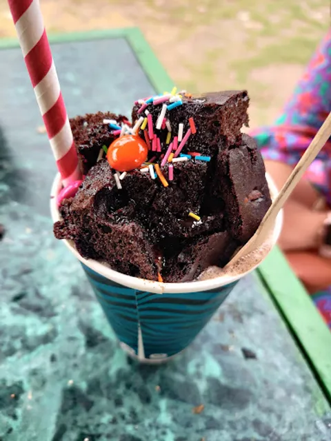 Guru Snacks & Shakes