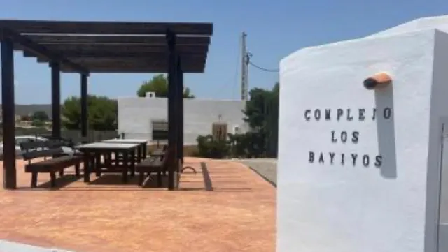Complejo turístico los Bayiyos Agua Amarga